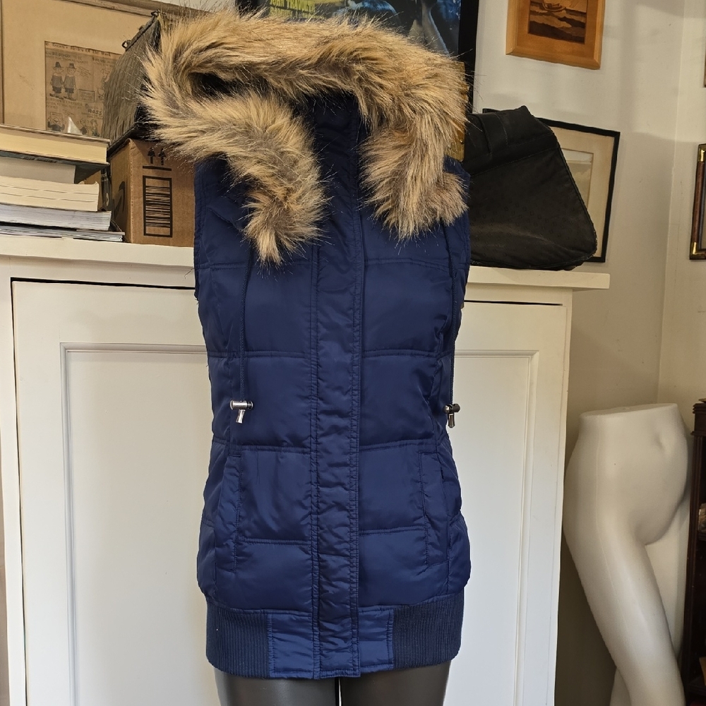 New Puffer Vest Papermoon Size S Detachable Hood, Pockets, Zipper & Snaps! Great